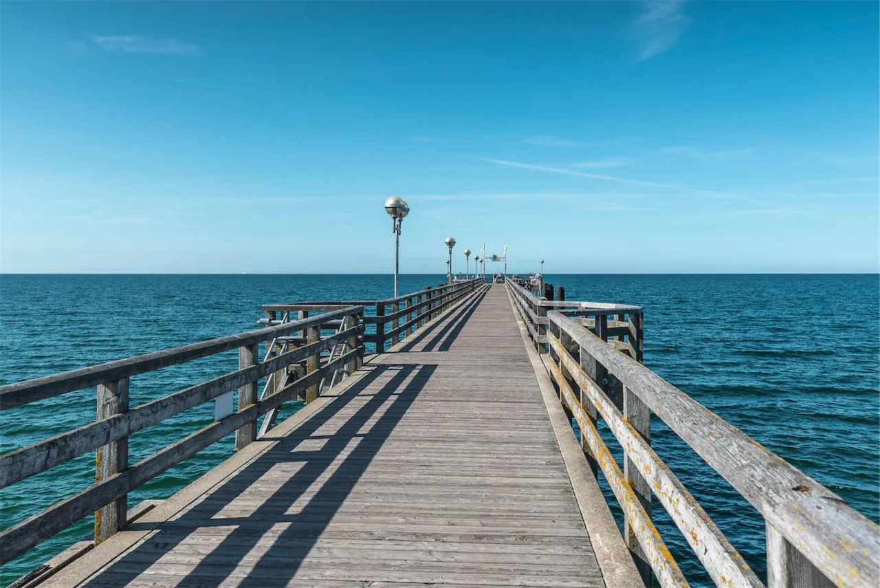 Die Seebrücke von Graal-Müritz mit Blick über die Ostsee